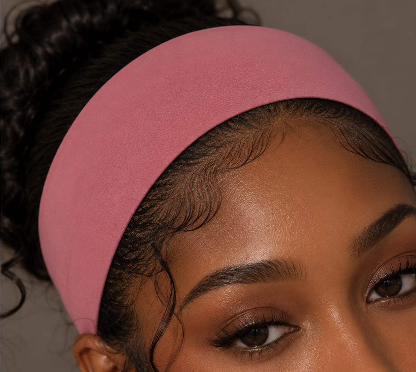 Wonderband non-slip headband in Bloom Blush