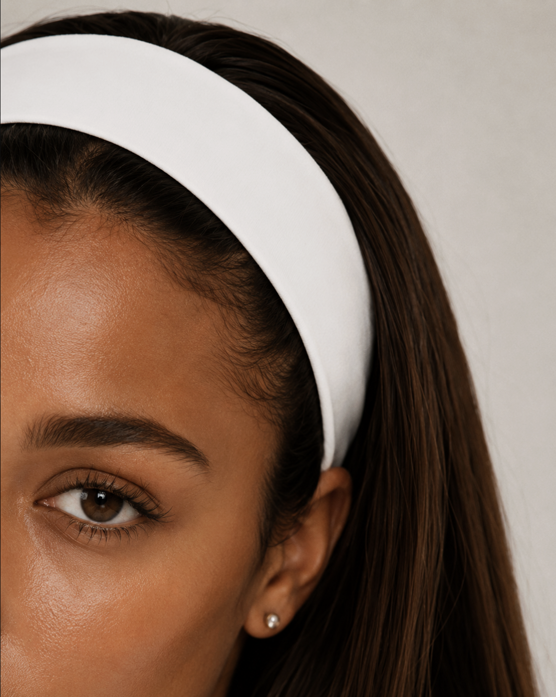 Wonderband non-slip headband in Cloud White