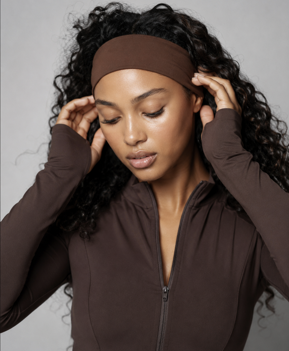 Wonderband non-slip headband in Mocha Muse